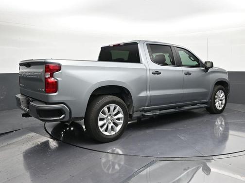 Sterling Gray Metallic 2024 Chevrolet Silverado 1500 Custom