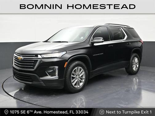 Mosaic Black Metallic 2023 Chevrolet Traverse LT Cloth