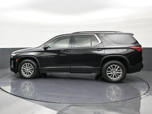 Mosaic Black Metallic 2023 Chevrolet Traverse LT Cloth