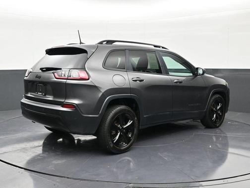 Granite Crystal Metallic Clearcoat 2019 Jeep Cherokee Altitude