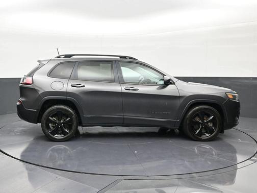 Granite Crystal Metallic Clearcoat 2019 Jeep Cherokee Altitude