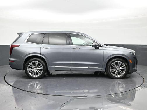 2022 Cadillac XT6 Premium Luxury FWD