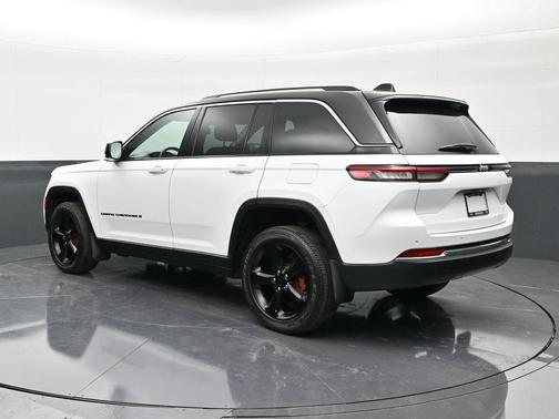 2023 Jeep Grand Cherokee Laredo