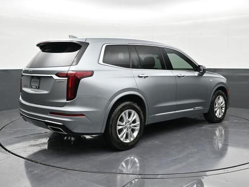2024 Cadillac XT6 Luxury FWD