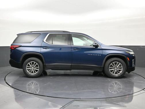 Northsky Blue Metallic 2023 Chevrolet Traverse LT Cloth