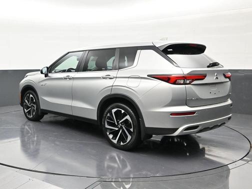 Alloy Silver Metallic 2023 Mitsubishi Outlander PHEV SE S-AWC