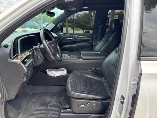 Crystal White Tricoat 2023 Cadillac Escalade Sport Platinum