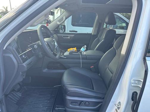 Radiant White 2025 INFINITI QX80 PURE AWD