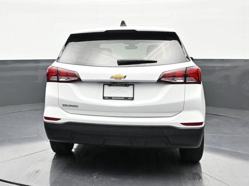 Summit White 2022 Chevrolet Equinox LS