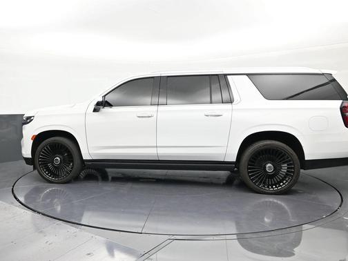 Summit White 2021 Chevrolet Suburban 4WD High Country