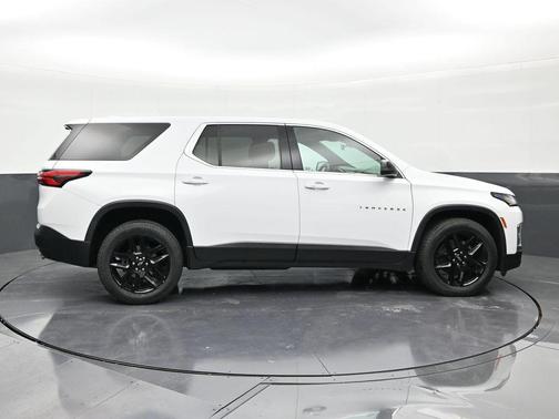 2022 Chevrolet Traverse LS