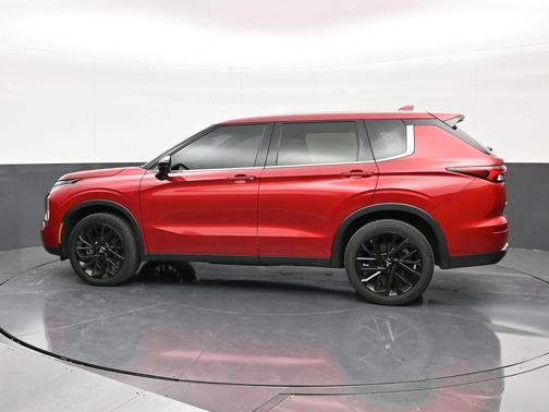 2023 Mitsubishi Outlander SE Black Edition 2WD