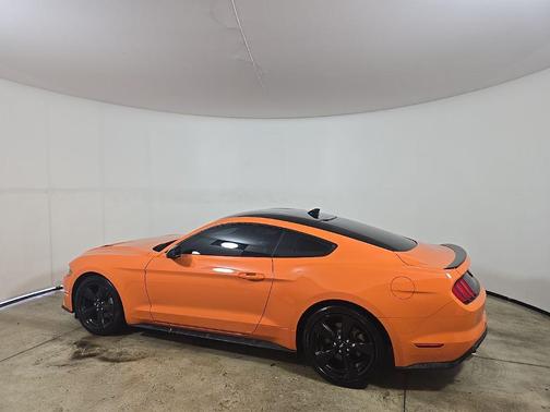 2021 Ford Mustang EcoBoost