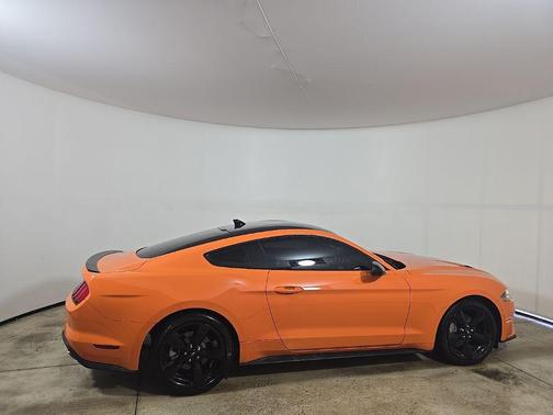 2021 Ford Mustang EcoBoost