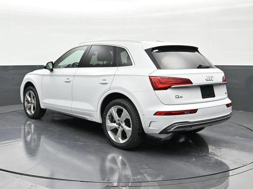 Glacier White Metallic 2021 Audi Q5 45 Prestige