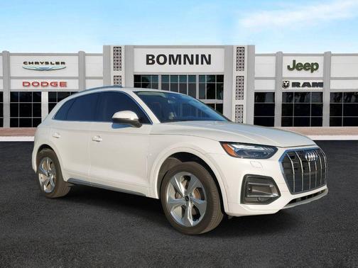 Glacier White Metallic 2021 Audi Q5 45 Prestige