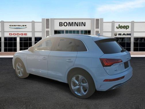 Glacier White Metallic 2021 Audi Q5 45 Prestige