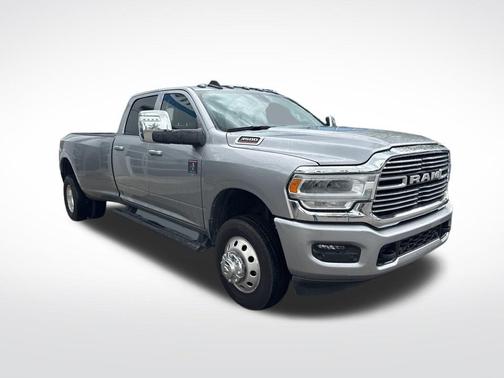 Billet Silver Metallic Clearcoat 2024 RAM 3500 Laramie Crew Cab 4x4 8' Box