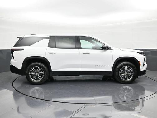 Summit White 2024 Chevrolet Traverse LS