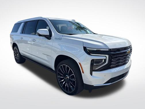 Iridescent Pearl Tricoat 2025 Chevrolet Suburban 4WD High Country