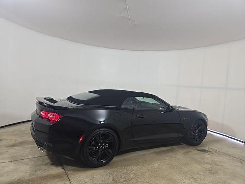 2022 Chevrolet Camaro RWD Convertible LT1
