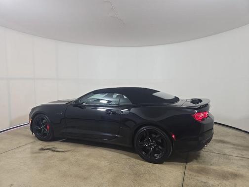 2022 Chevrolet Camaro RWD Convertible LT1