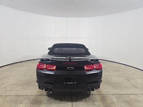 2022 Chevrolet Camaro RWD Convertible LT1