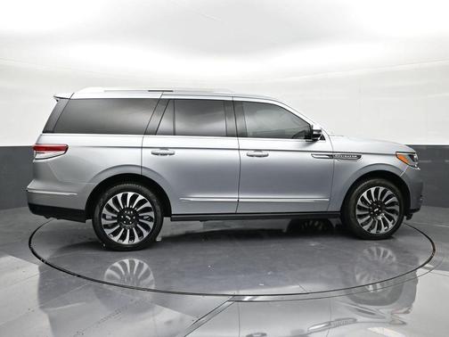2024 Lincoln Navigator Black Label