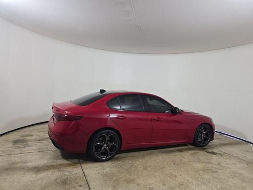 2023 Alfa Romeo Giulia Estrema RWD