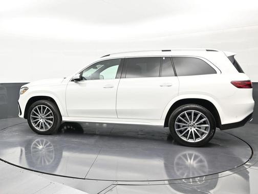 White 2025 Mercedes-Benz GLS 450 4MATIC