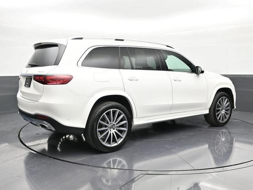 White 2025 Mercedes-Benz GLS 450 4MATIC