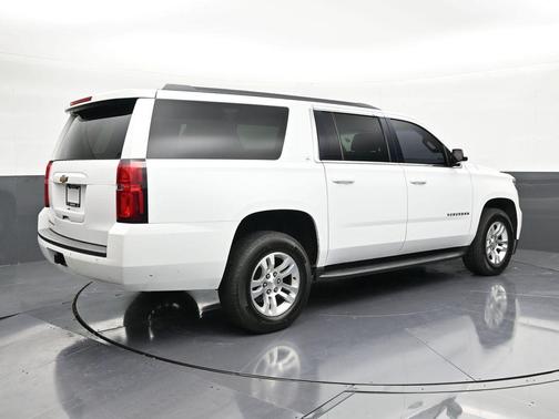 Summit White 2019 Chevrolet Suburban LT
