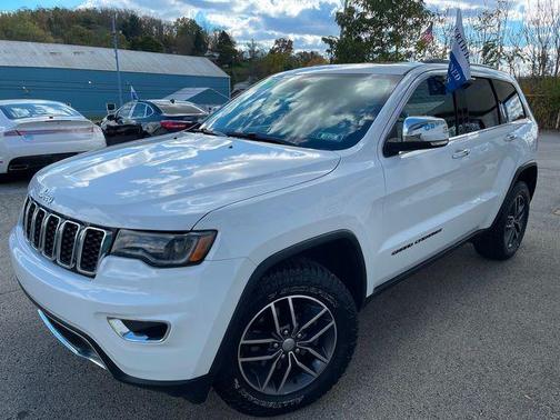 Photo 2 of 32 of 2017 Jeep Grand Cherokee Limited