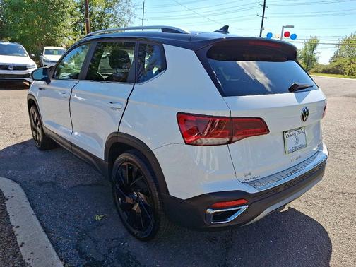 2024 Volkswagen Taos 1.5T SE