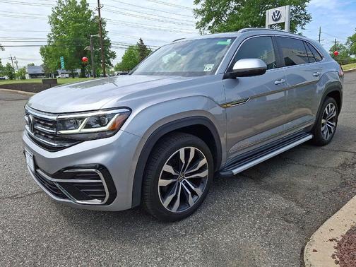 Pyrite Silver Metallic 2021 Volkswagen Atlas Cross Sport 3.6 V6 SEL R-Line