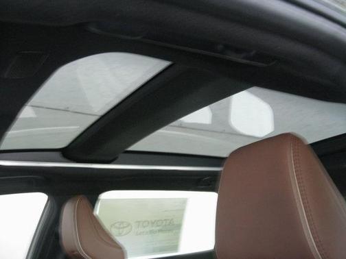 2025 Toyota Crown Signia Limited