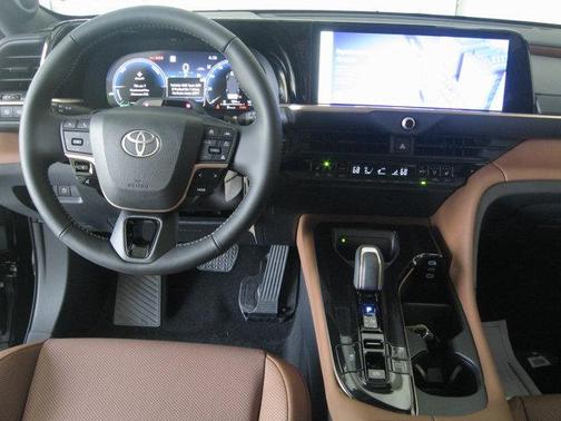 2025 Toyota Crown Signia Limited