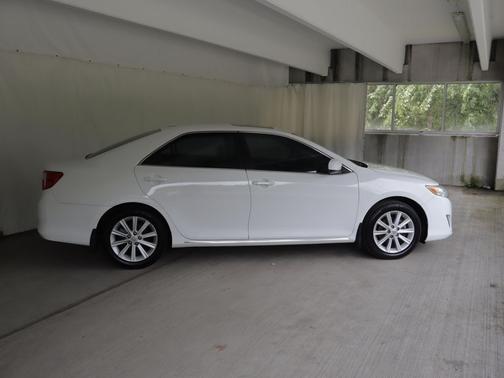 Ice Cap 2012 Toyota Camry XLE
