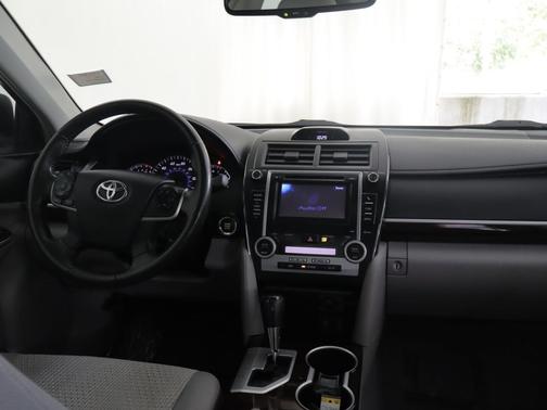 Ice Cap 2012 Toyota Camry XLE