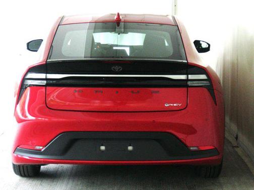 2025 Toyota Prius L