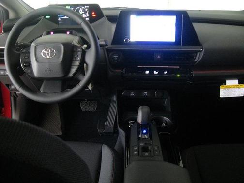 2025 Toyota Prius L
