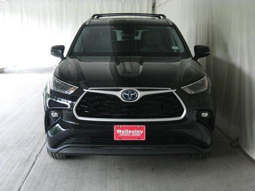 2022 Toyota Highlander Hybrid XLE