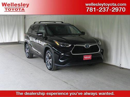 2022 Toyota Highlander Hybrid XLE