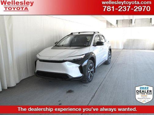 2025 Toyota bZ4X XLE
