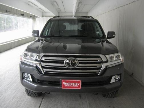 Magnetic Gray Metallic 2018 Toyota Land Cruiser Base