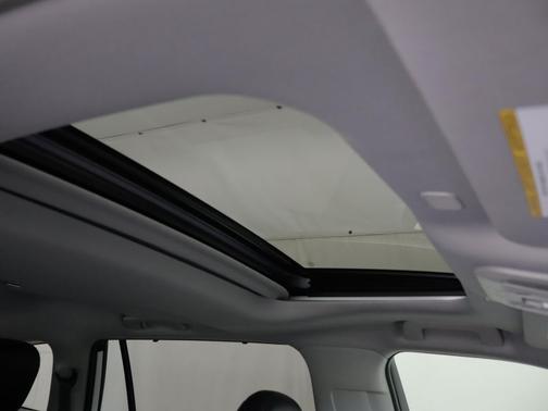 Wind Chill Pearl 2023 Toyota Highlander XLE