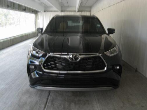 Midnight Black Metallic 2026 Toyota Highlander Hybrid Platinum