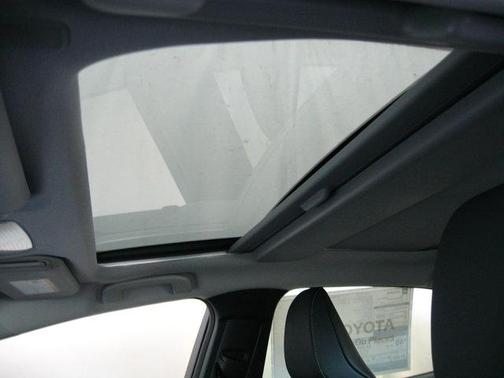 2025 Toyota Prius L