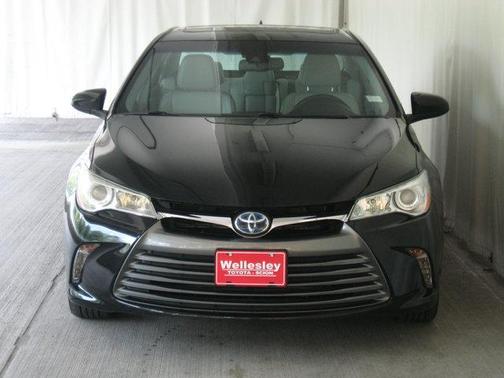 2017 Toyota Camry Hybrid XLE