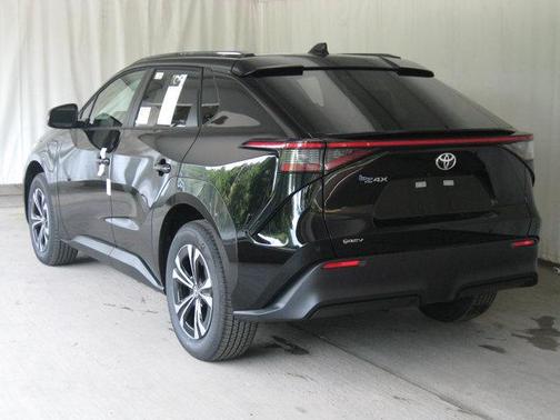 2025 Toyota bZ4X XLE